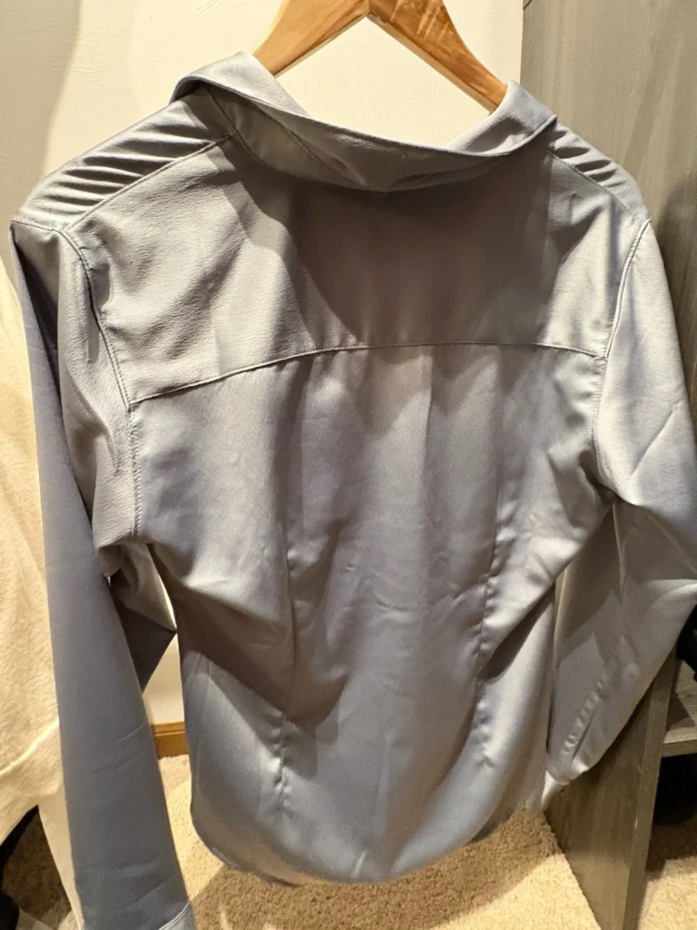 Women's Ruched Button-Down Shirt - Picture 3 of 4